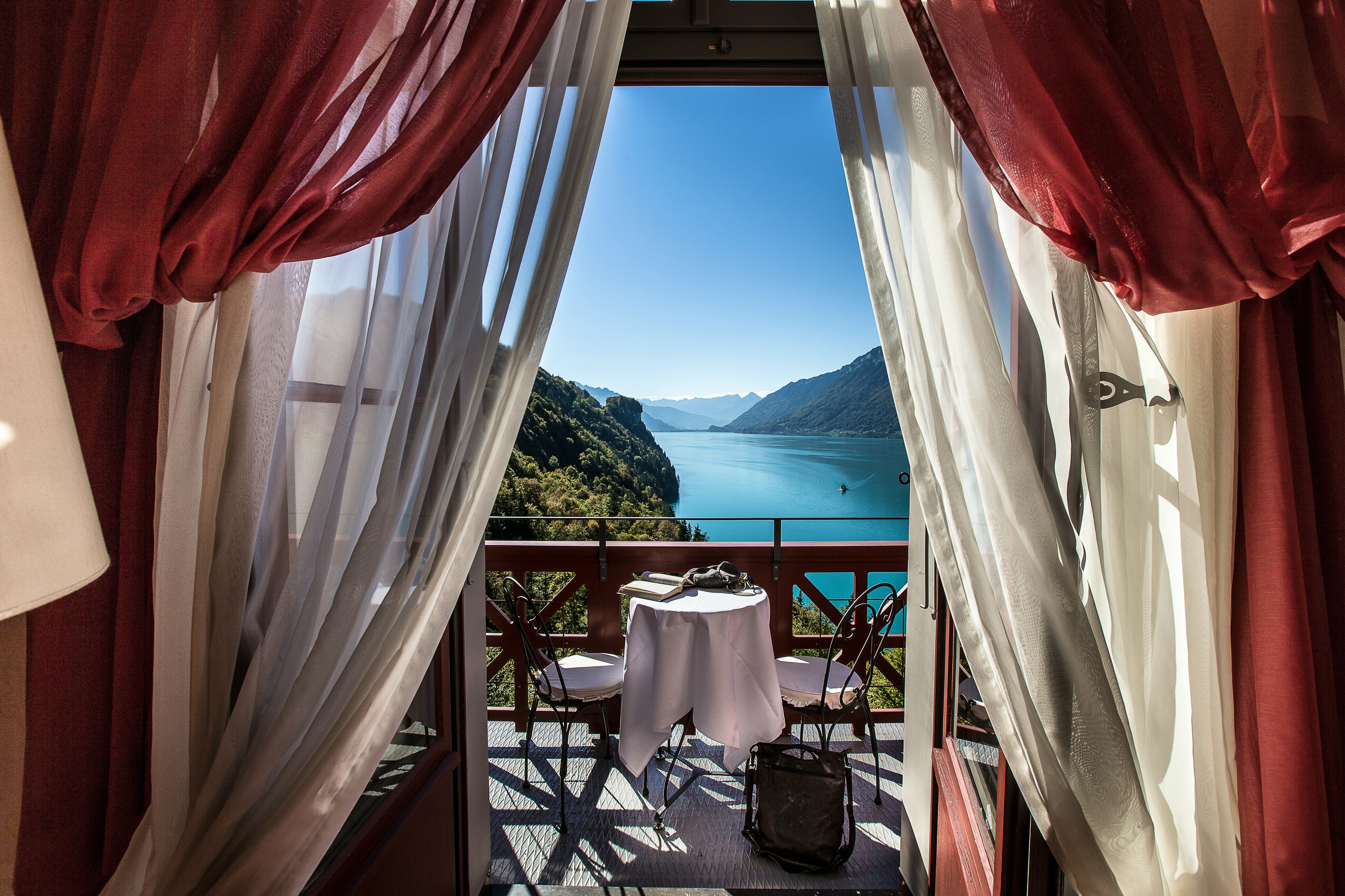 Overnight Stay in a Deluxe Double Room with view to the Lake Of Brienz