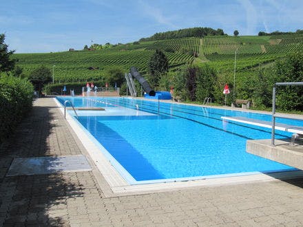 Schwimmbad Hallau Schweiz